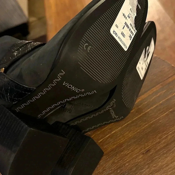 VIONIC CARNELIA ANKLE BOOTS OILED NUBUCK EMBOSSED DETAILING HEEL BLACK SIZE 8 US - Picture 10 of 12